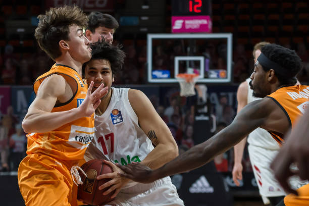 场较量中 场较量中